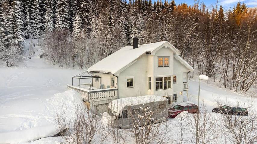 Ferienwohnung für 5 Personen, mit Ausblick und Garten in Lyngen - 4