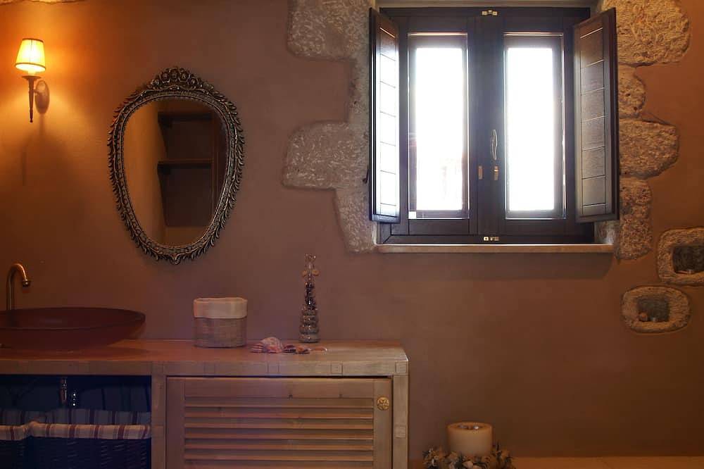 Pretty seafront cottage in the center of Stoupa, minutes from the sandy beaches in Stoupa, Messenia