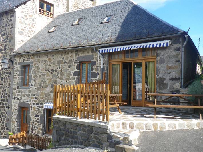 Gîte pour 12 personnes, avec terrasse à Peyrusse (homonymie)