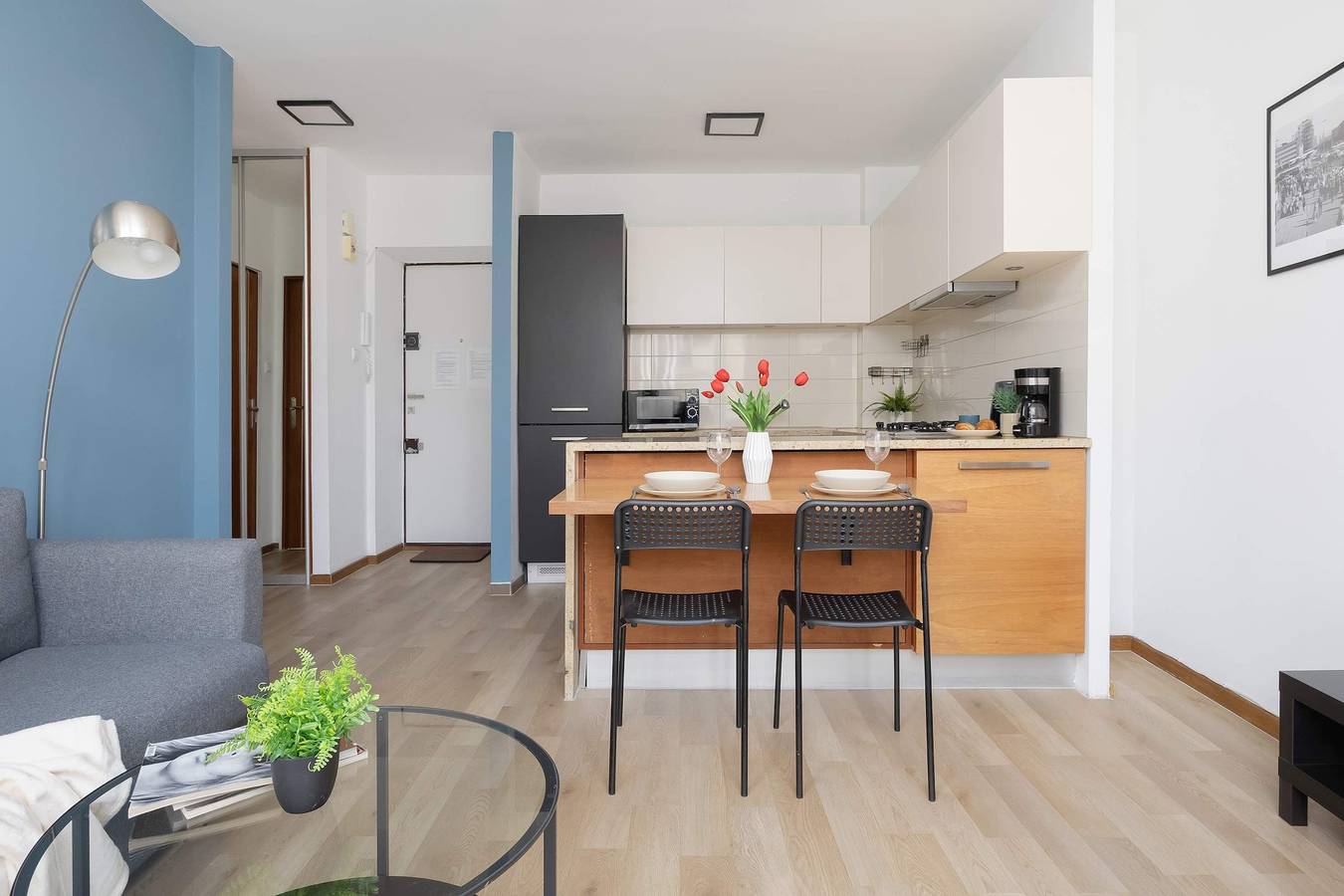 Entire apartment, Elegant Apartment with Balcony   Heart of the City in Warsaw Śródmieście, Warsaw