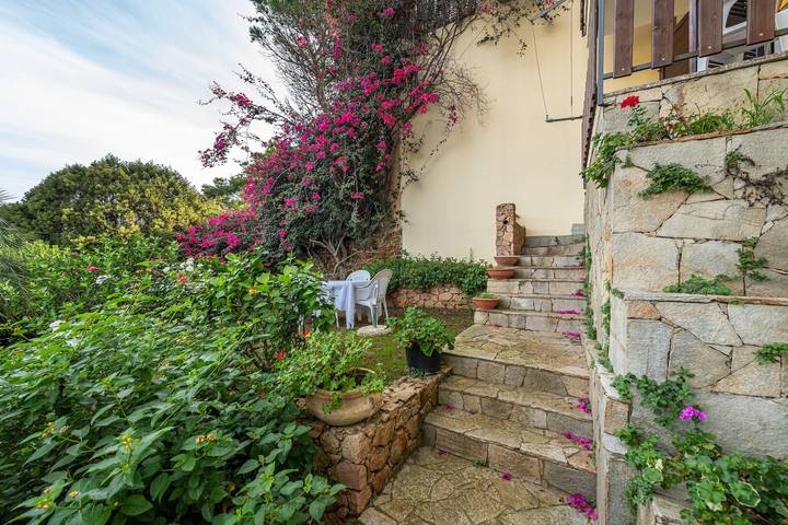 Ferienhaus für 4 Personen, mit Garten in Chia