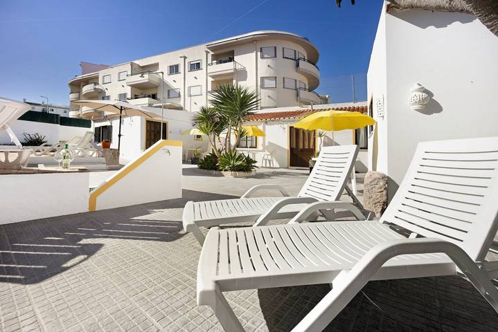 Appartement entier, Appartement "A Cerca - E" avec piscine, jardin et Wi-Fi partagés. in Santa Maria, São Gonçalo de Lagos
