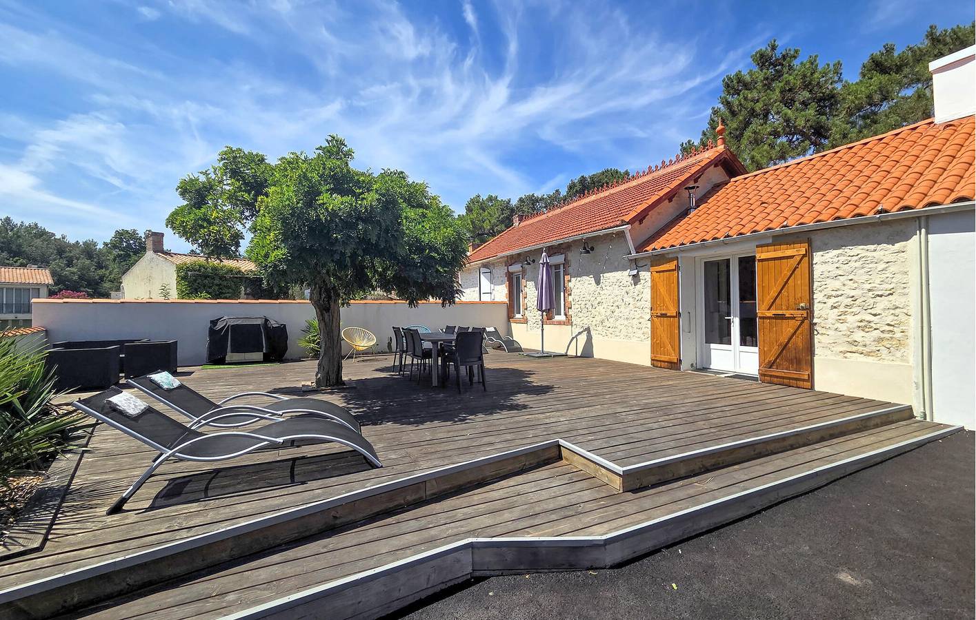 Gemütlich, 2 km vom Strand entfernt: Moderne Ferienwohnung mit Garten und WLAN in Longeville-sur-Mer, Vendée