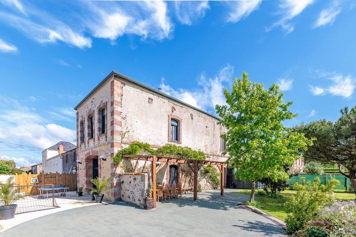 Gîte pour 15 personnes, avec terrasse et jardin dans les Pays de la Loire - 2