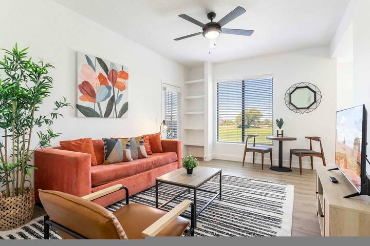 Vacation rental for 4 people, with pool and yard as well as terrace, with pets in Scottsdale