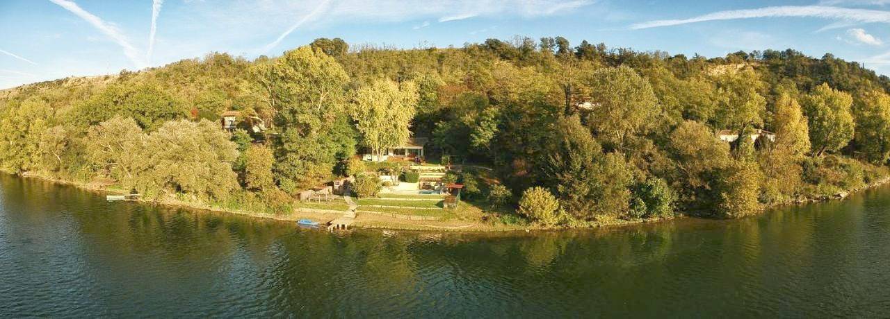 Chambre d’hôte pour 2 personnes, avec Terrasse et Jardin ainsi que Piscine et Vue