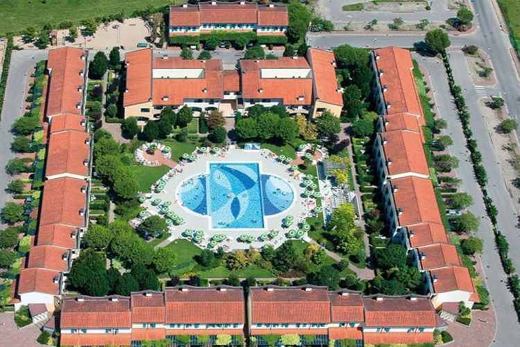 Entire vacation apartment, Holiday apartment with air conditioning and balcony in Bibione, Venice Province