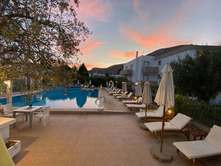 Apartamento para 4 personas, con jardín y piscina en Lindos