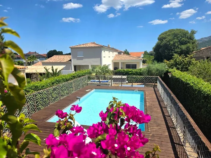 Ferienhaus für 10 Personen, mit Garten und Ausblick sowie Pool, mit Haustier - 1
