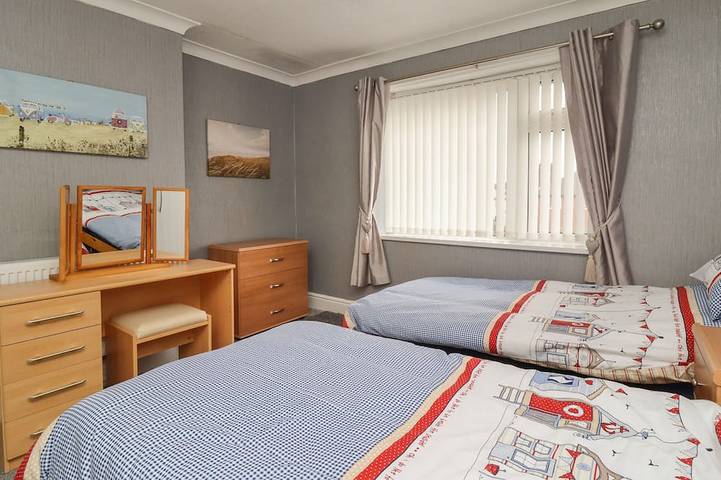 19 Slinger Road, pet friendly, with hot tub in Thornton-Cleveleys in Thornton-Cleveleys, Lancashire