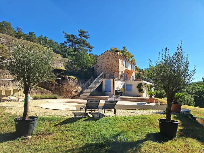 Gîte pour 8 personnes, avec piscine