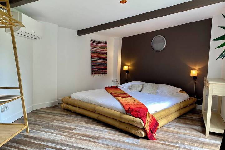 Location de vacances pour 6 personnes, avec terrasse et jardin à Tourrette-Levens - 2