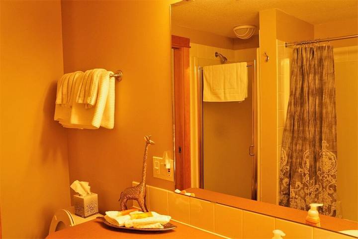 Holiday rental for 6 people, with hot tub and balcony in Canmore