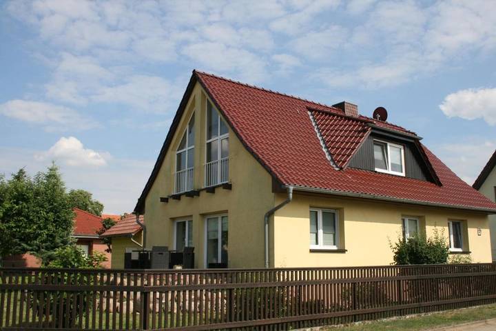 Ferienhaus für 6 Personen, mit Terrasse und Garten sowie Sauna und Ausblick in Straupitz