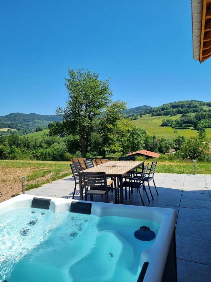 Gîte pour 6 personnes, avec Jacuzzi et Terrasse ainsi que Jardin et Sauna à Ban-de-Laveline