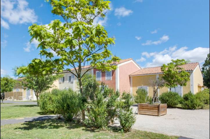 Apartamento de vacaciones para 6 personas, con jardín además de sauna y piscina - 1