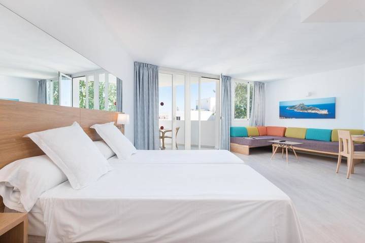 Location de vacances pour 4 personnes, avec bassin pour enfant ainsi que jardin et piscine dans Playa de Muro - 4