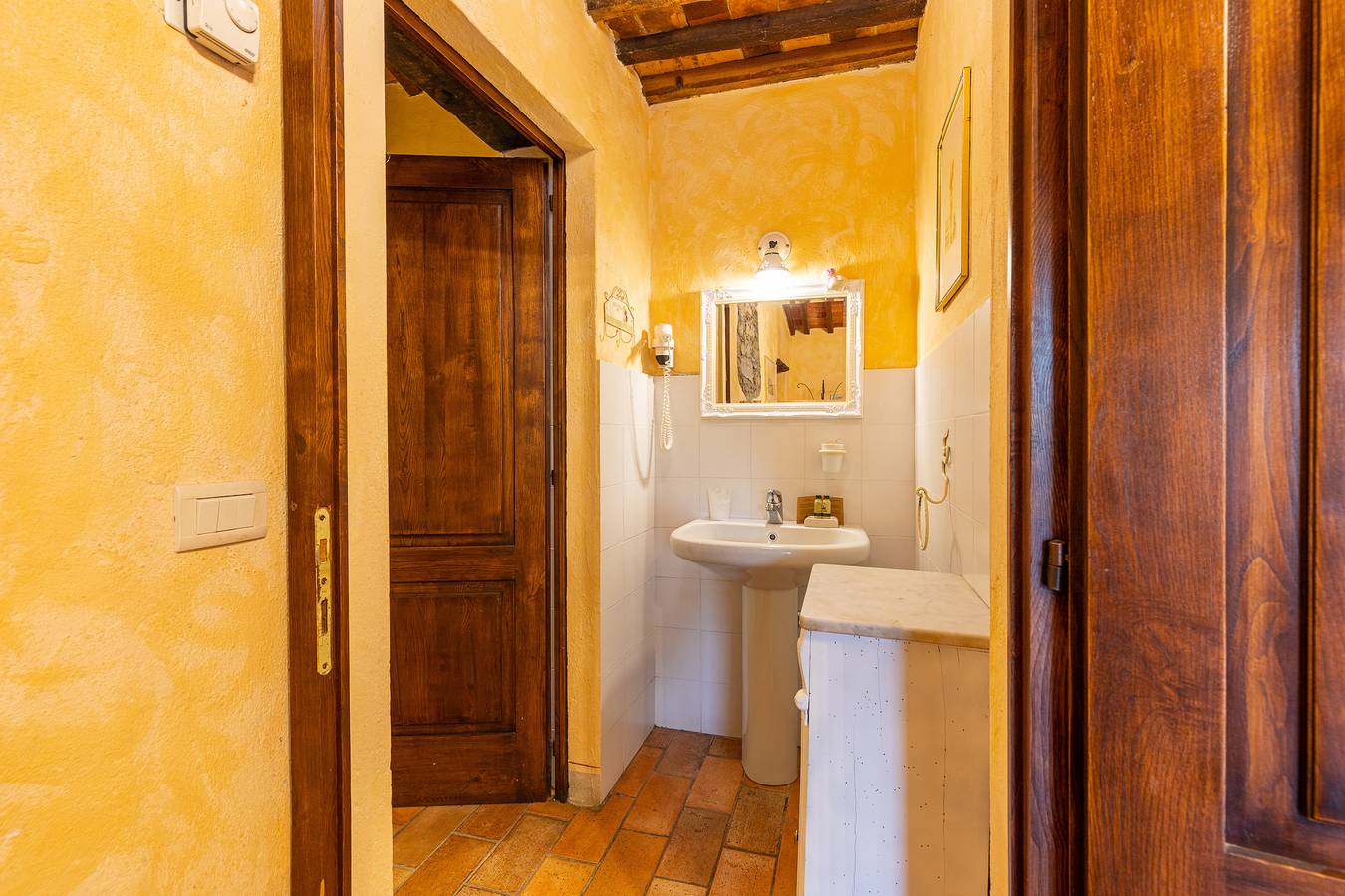 Agriturismo 'Borgo Dolci Colline Spa Loggia' con piscina in comune, Wi-Fi e aria condizionata in Castiglion Fiorentino, Provincia di Arezzo