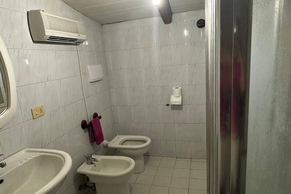 Small apartment by the sea in front of the beach. Ideal for a relaxing vacation in Ardea, Rom Provinz