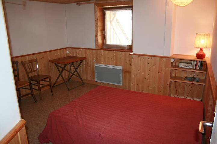 Chalet restauré du XVIIIè s, calme et convivialité à 5 km des stations in Fontcouverte-la-Toussuire, Région de Saint-Jean-de-Maurienne