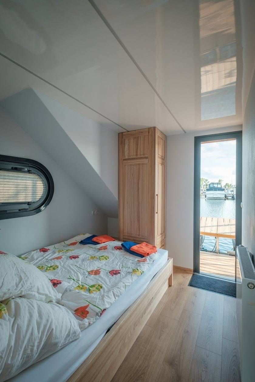 Hausboot Püntenel - stationär - Traumhafte Ferienwohnung Auf dem Wasser in Rijnwaarden, Gelderland