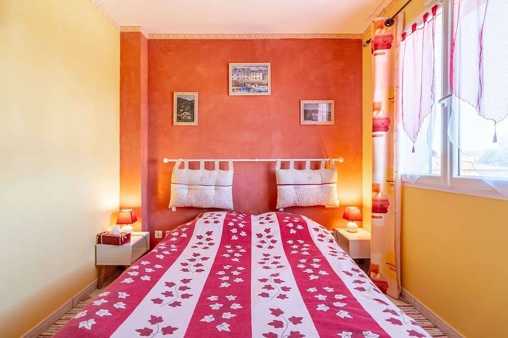 Bed and Breakfast 'Chambre D'hôtes - Chambre' with Private Pool, Wi-Fi and Air Conditioning in Puisserguier, Béziers region