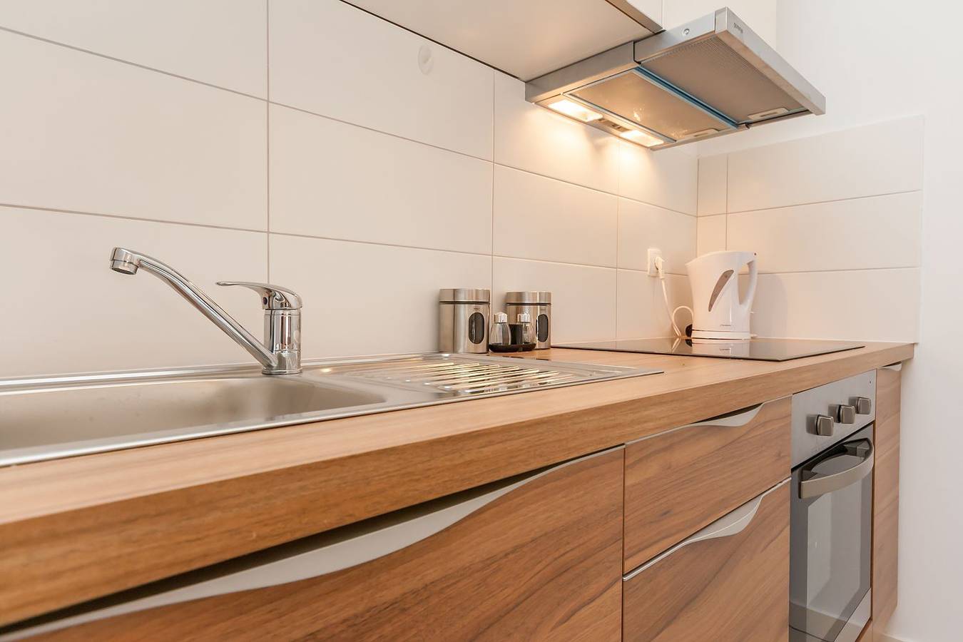 Entire apartment, Tolles Apartment nur 500 Meter zum Strand in Baska, Krk
