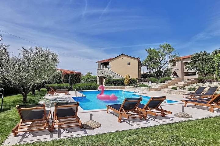 Ferienhaus für 5 Personen, mit Garten und Terrasse sowie Pool - 1