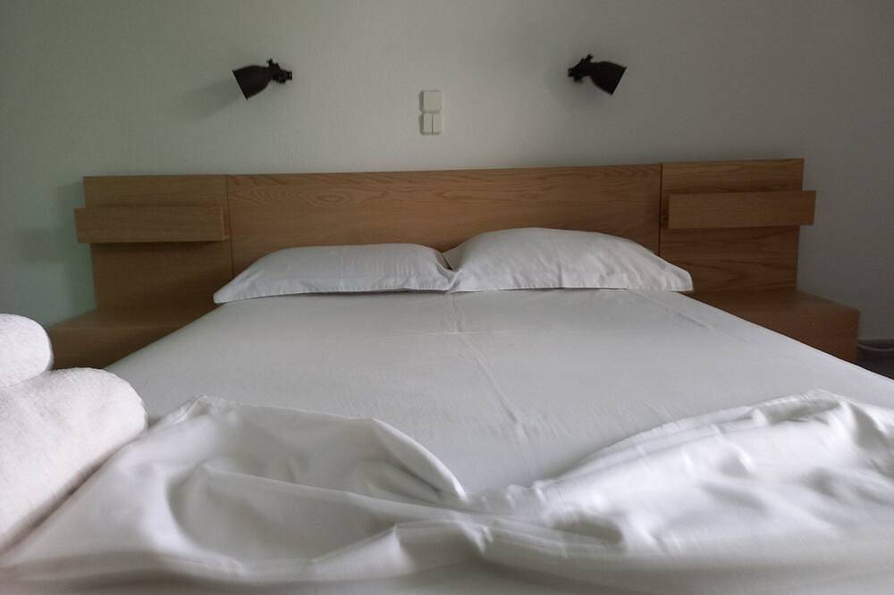 Kinetious Nisous - Zwei Schlafzimmer Kleines Landhaus, Schläft 5 in Südküste Attikas