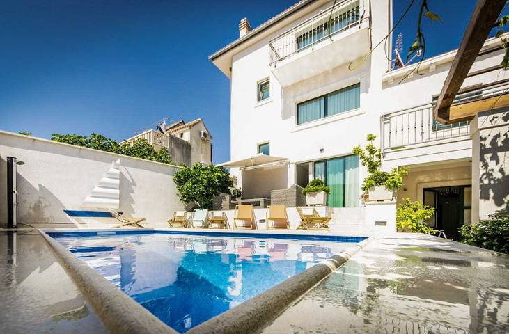 Villa pour 10 personnes, avec jardin et piscine dans Brac - 2