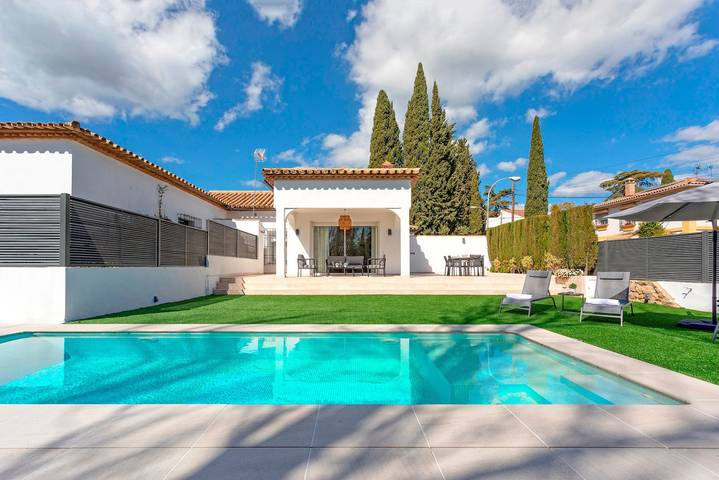 Chalet para 8 personas, con Terraza y Jardín en Córdoba