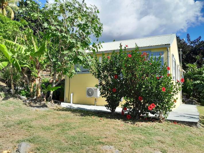 Location de vacances pour 3 personnes, avec vue et jardin à Vieux-Fort - 4