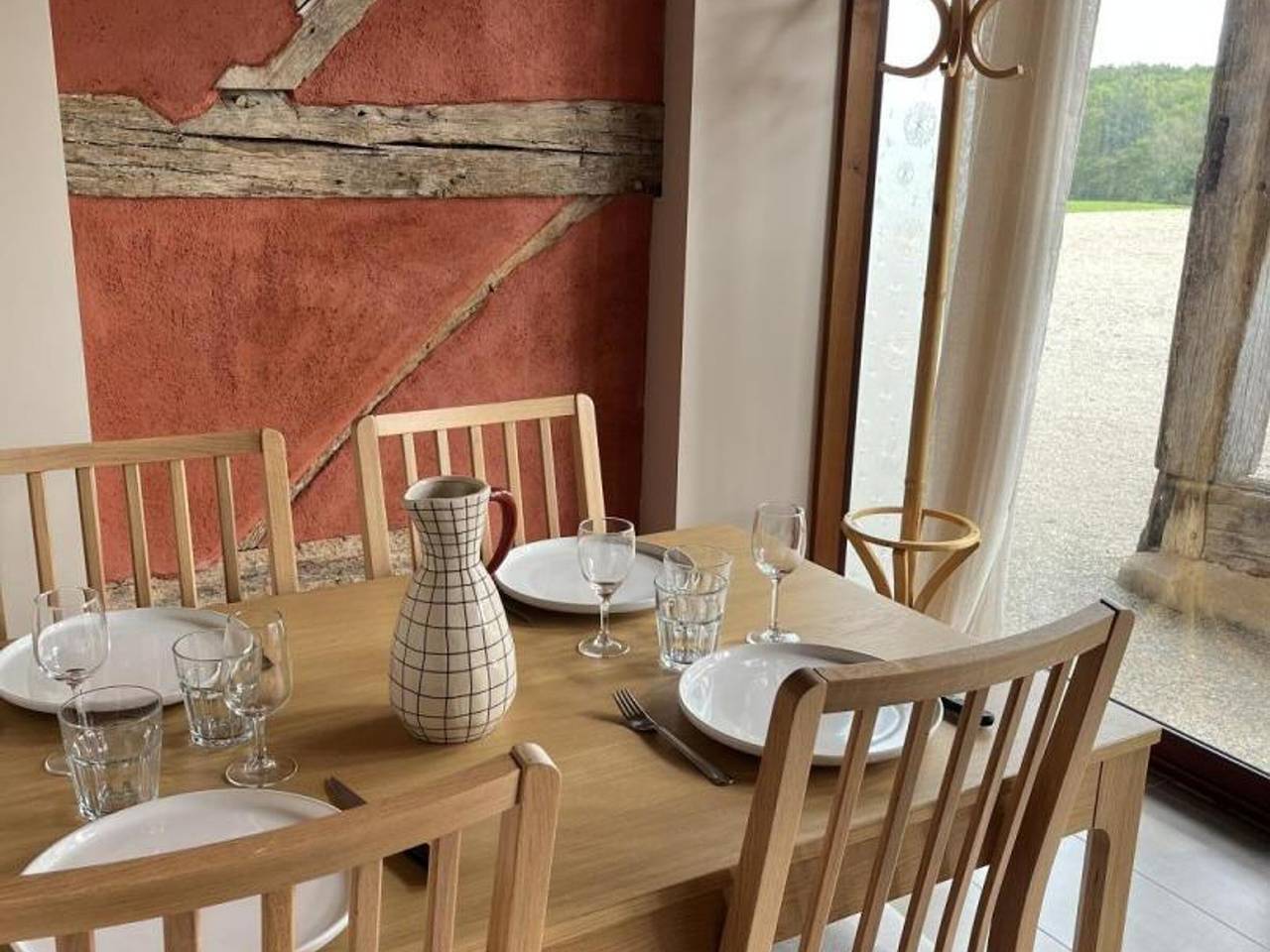 Casa rural tranquila para 4 pers. con jardín en Montbeugny in Montbeugny, Allier (desambiguación)