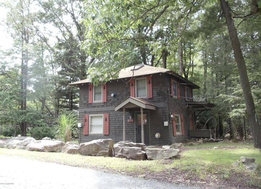 Lake View Cottage - Private Dock and Fire Pit in Hickory Run State Park