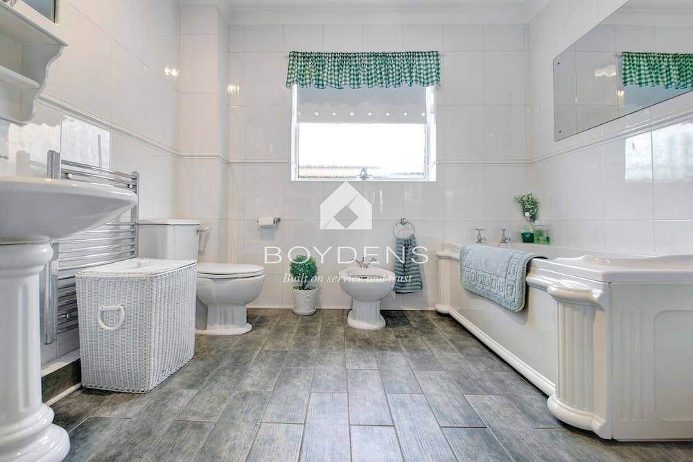 Wix, with its rolling countryside and reputation as a peaceful village, perfect for a rural stay in Essex