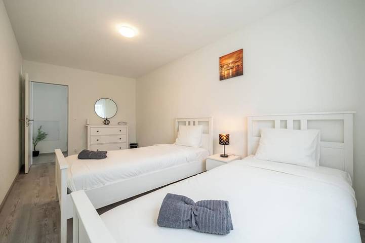 Modern Swiss Apt | spacious garden + parking + hi-speed wifi in Safenwil, Aargau-Basel