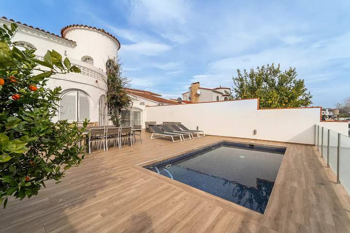 Villa pour 8 personnes, avec terrasse à Empuriabrava - 3