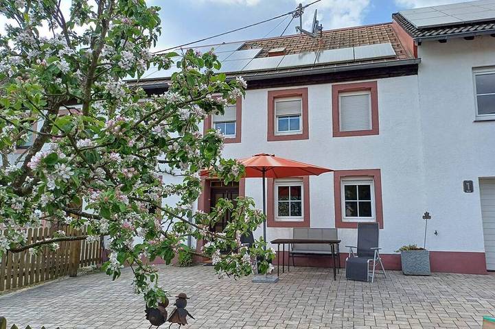 Ferienhaus für 2 Personen, mit Terrasse und Garten