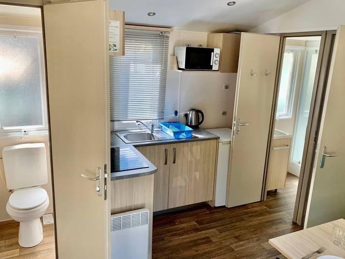 Mobil home pour 4 personnes, avec piscine et terrasse à Méolans-Revel - 2