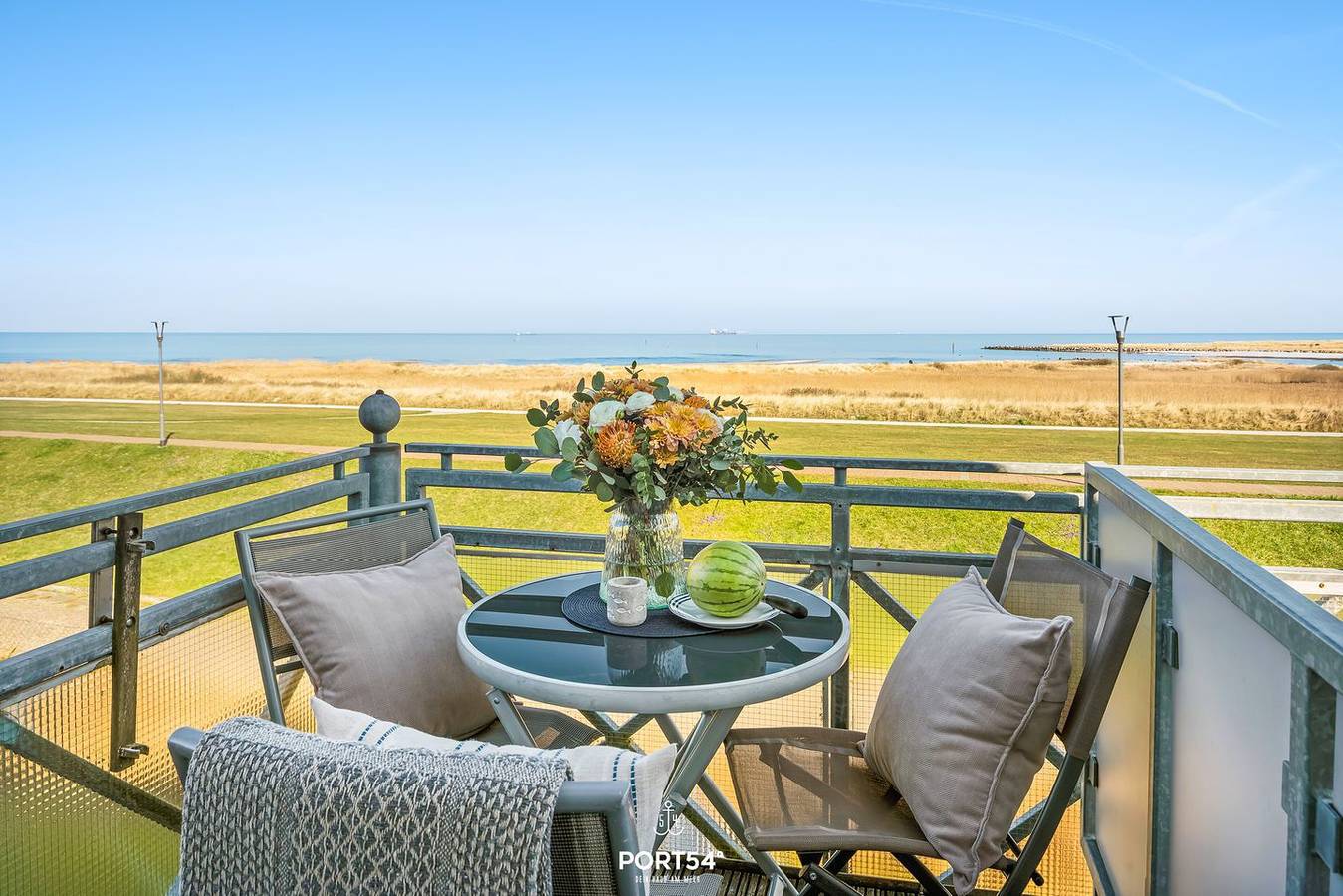 Ganze Wohnung, Ferienwohnung in Stein: Ostseeblick & Strandlage, 25 m zum Meer in Wendtorfer Strand, Stein