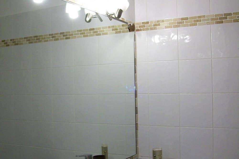 Apartamento entero, Ideal Couple Soigneux Downtown, aire acondicionado y Coquet-15 mn a pie de las playas in Ajaccio, Region de Ajaccio