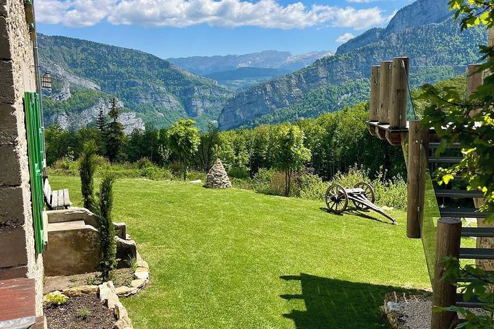Location de vacances pour 23 personnes à Rencurel