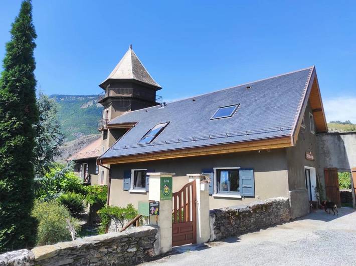 Chambre d’hôte pour 2 personnes, avec Terrasse ainsi que Jardin et Vue dans Col du Mollard
