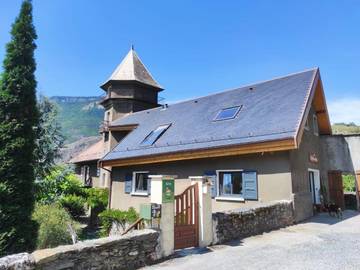 Chambre d’hôte pour 2 personnes, avec jardin ainsi que vue et terrasse à Saint-Michel-de-Maurienne