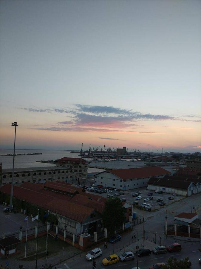 Ferienwohnung für 4 Personen, mit Pool und Ausblick in Thessaloniki
