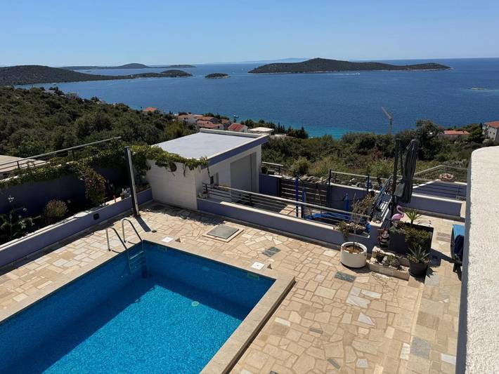 Dom dla 6 osób, z basen i ogród oraz widok, zwierzęta dozwolone w Sevid