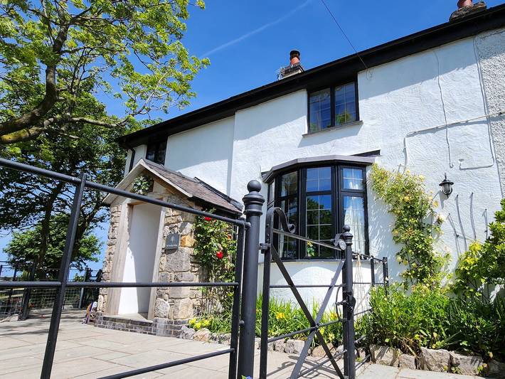 Cottage for 8 people, with garden in Flintshire