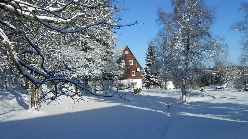 Ferienwohnung für 3 Personen, mit Terrasse und Garten sowie Sauna in Altenberg - 2