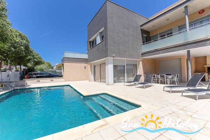 Villa pour 7 personnes, avec jardin et terrasse à Calafell