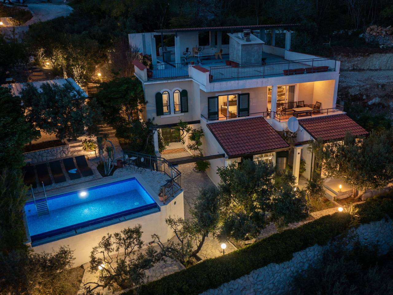 Ferienanlage Mirabella in Lokva Rogoznica, Omiš-Riviera